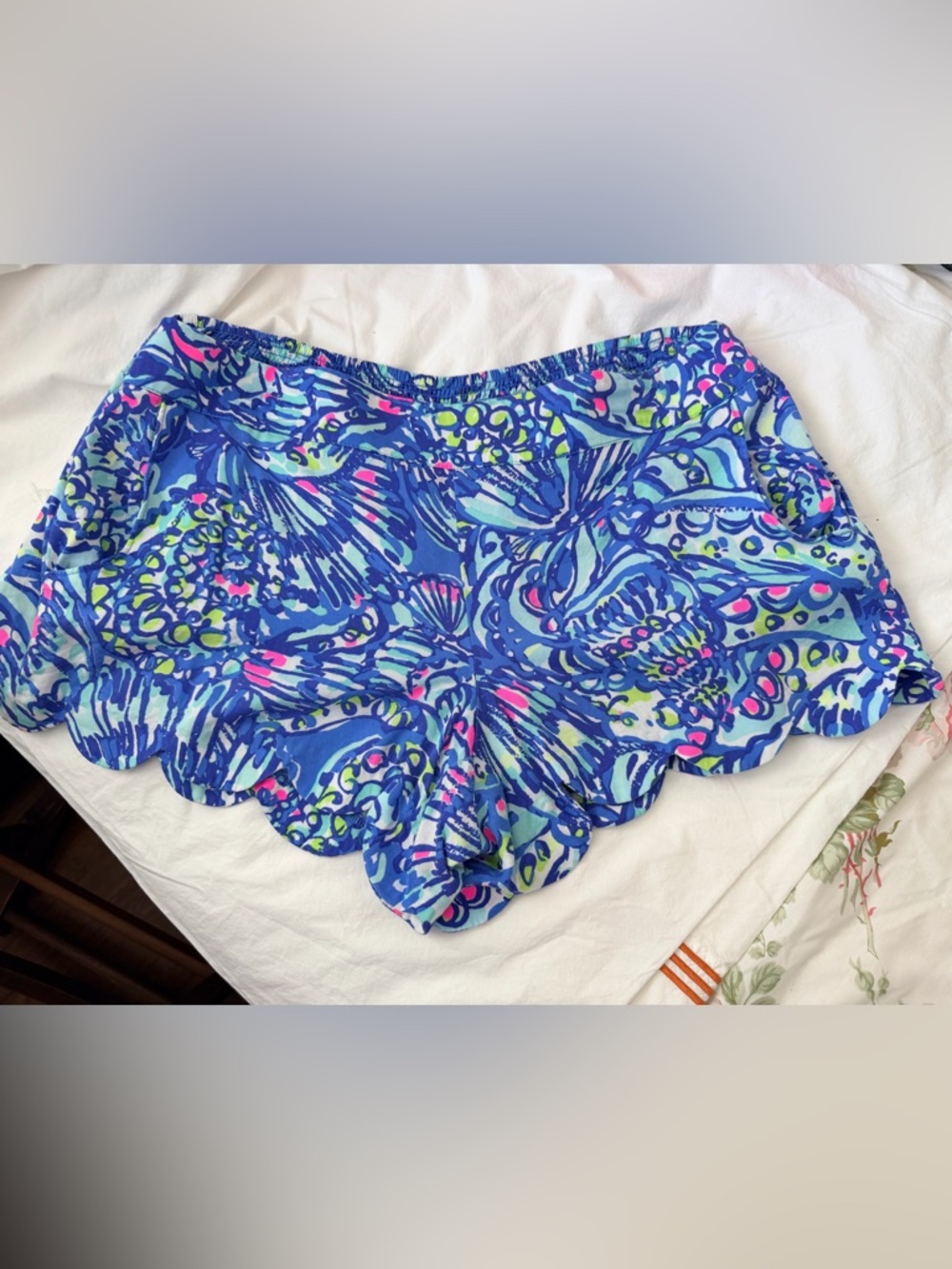 Lilly Pulitzer scalloped hem pull on shorts blue ceviche women’s XL